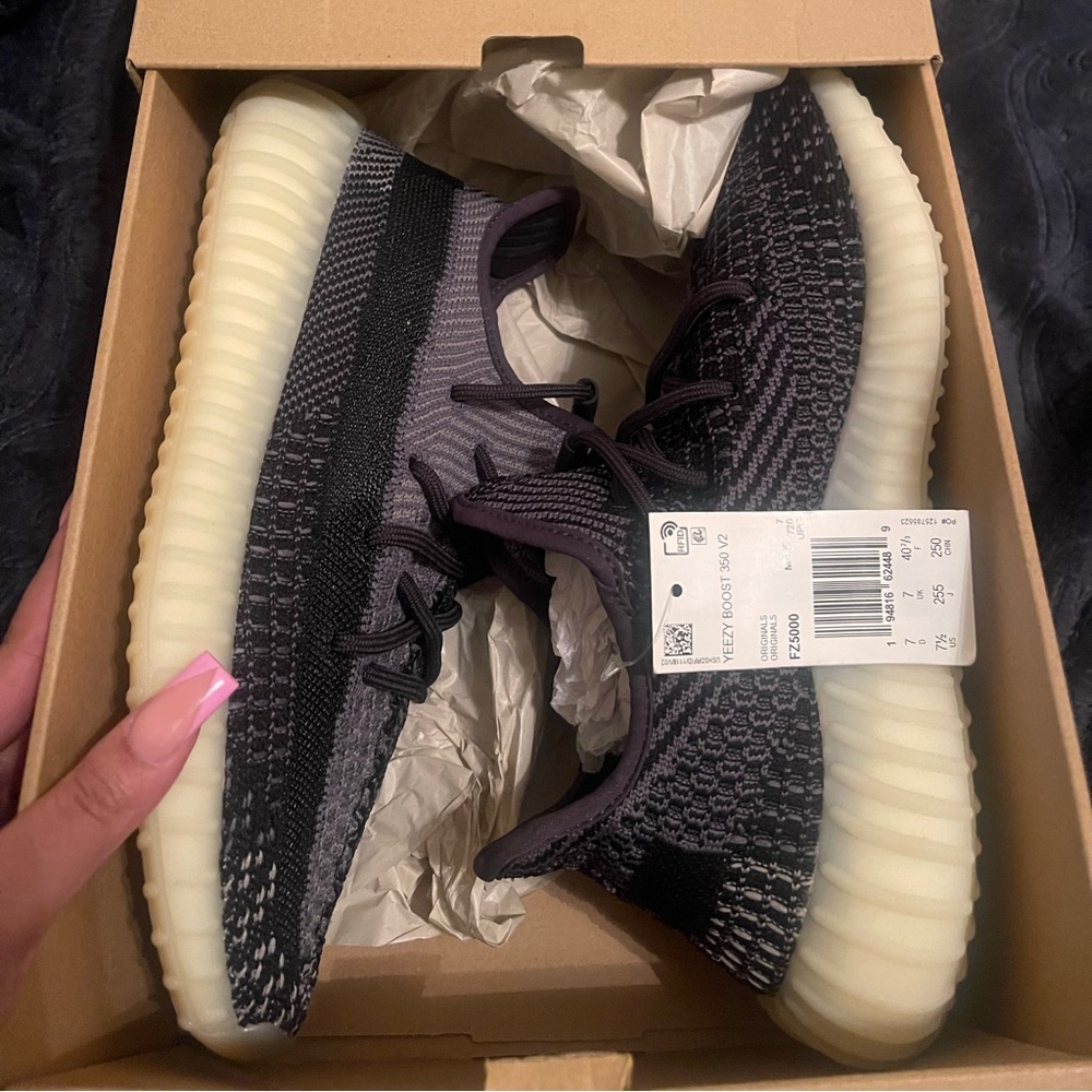 YEEZY BOOST 350 size 7.5